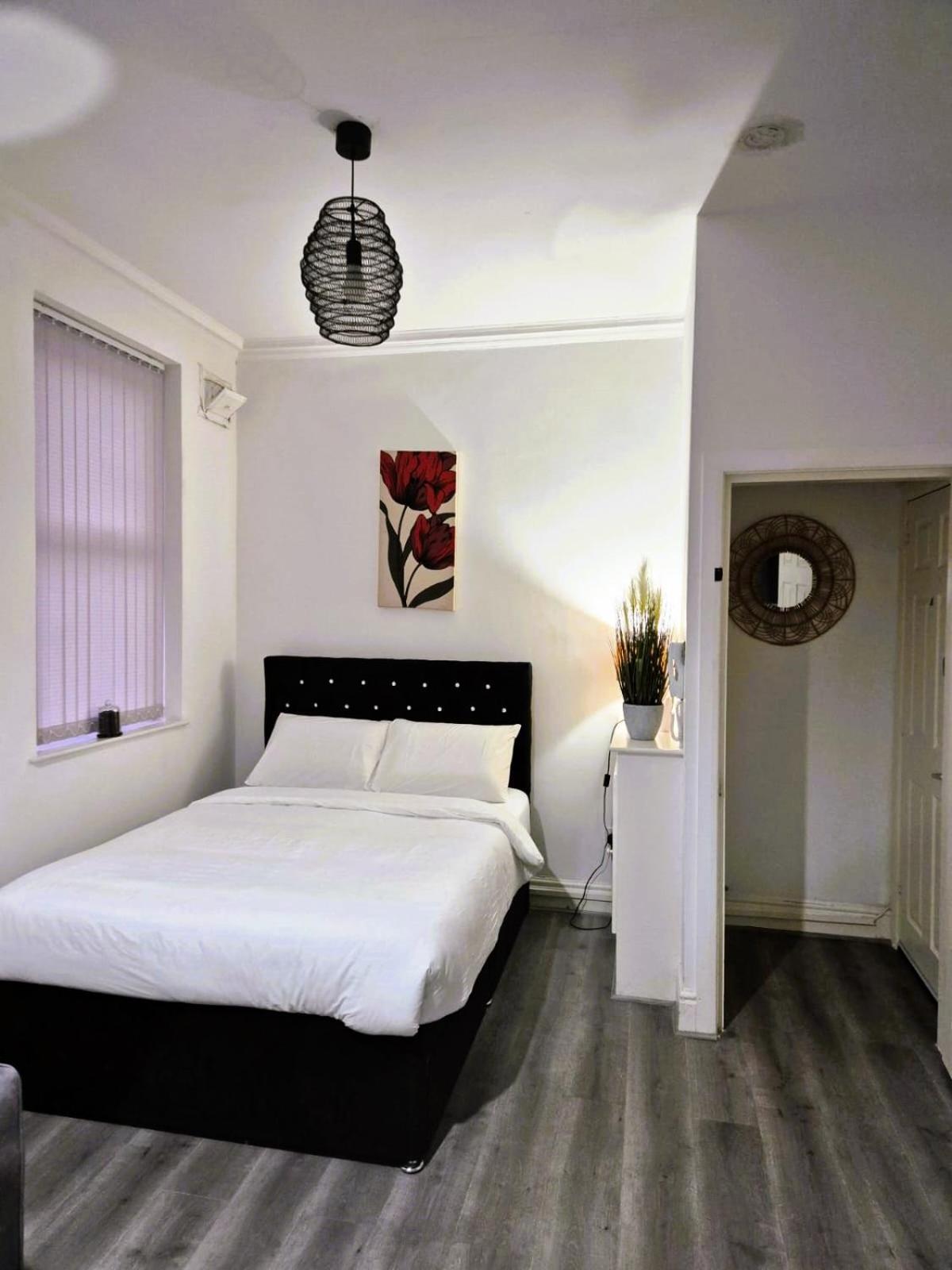 Affordably Elegant Apartments Close To Coop Live, Etihad Stadium And Manchester City Centre Buitenkant foto