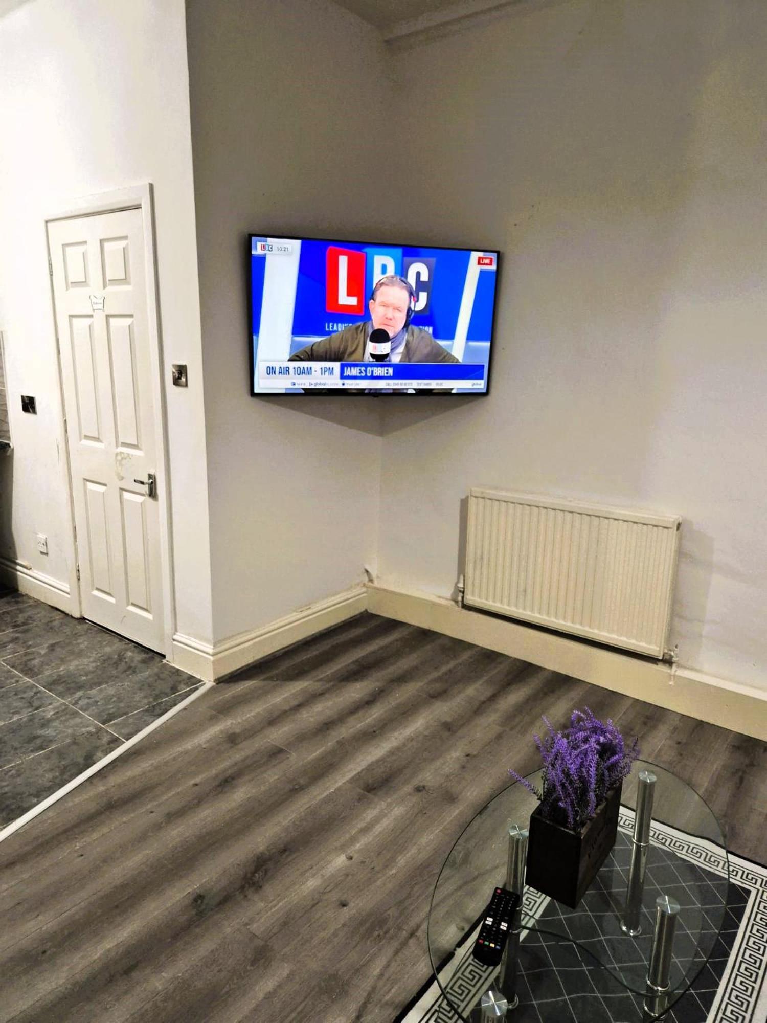 Affordably Elegant Apartments Close To Coop Live, Etihad Stadium And Manchester City Centre Buitenkant foto