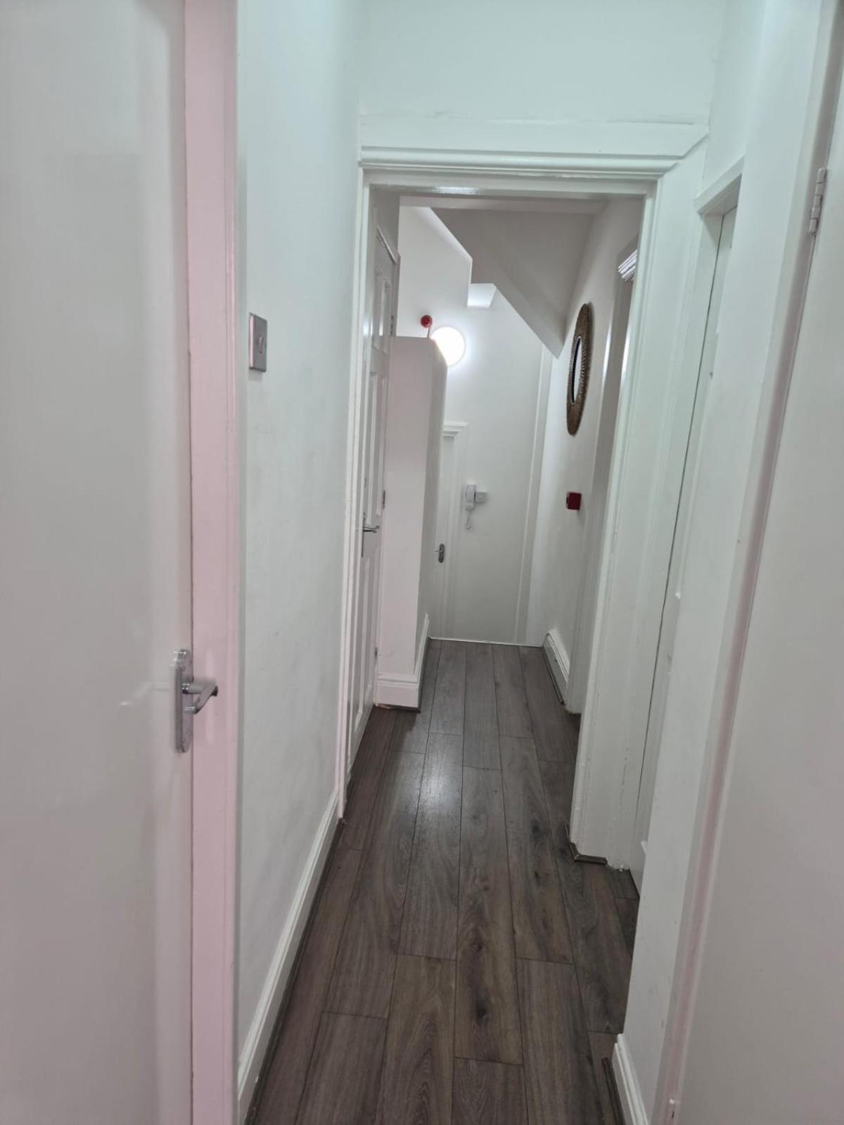 Affordably Elegant Apartments Close To Coop Live, Etihad Stadium And Manchester City Centre Buitenkant foto