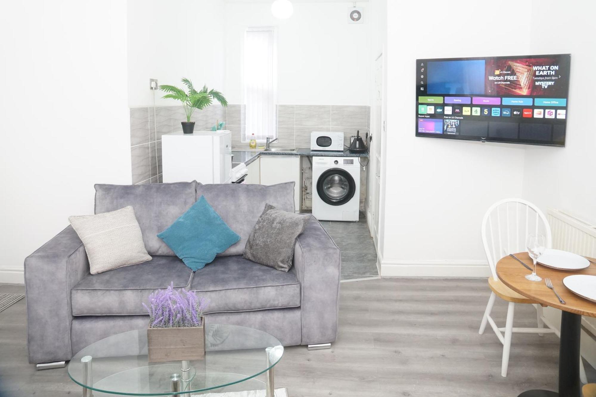 Affordably Elegant Apartments Close To Coop Live, Etihad Stadium And Manchester City Centre Buitenkant foto
